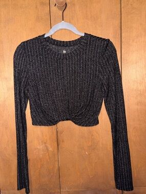 SO Black Ribbed Long-Sleeve Twist-Front Crop Top